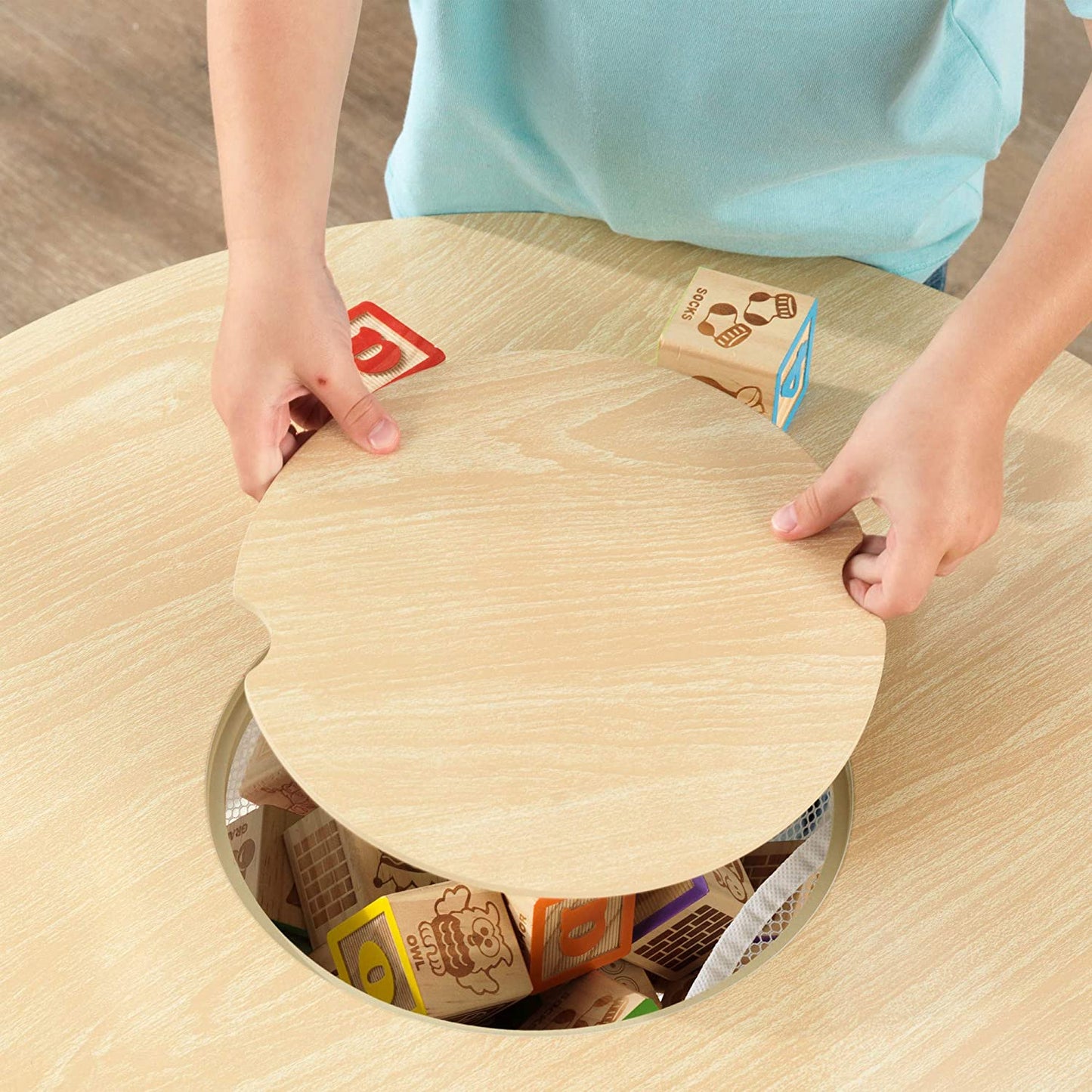 Round Table and 2 Chair Set for children (White Natural) - Cosy Abode