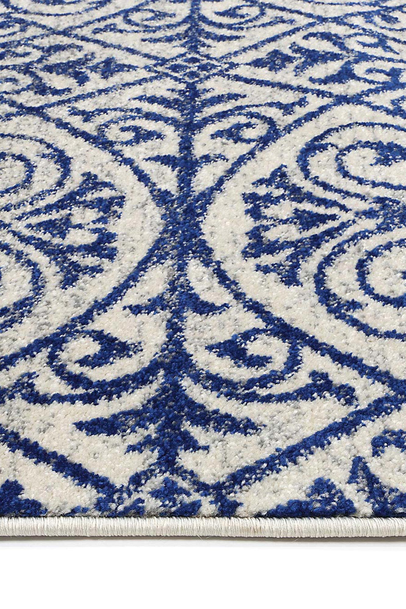 delicate-katherine-blue-ivory-rug 160x230 - Cosy Abode
