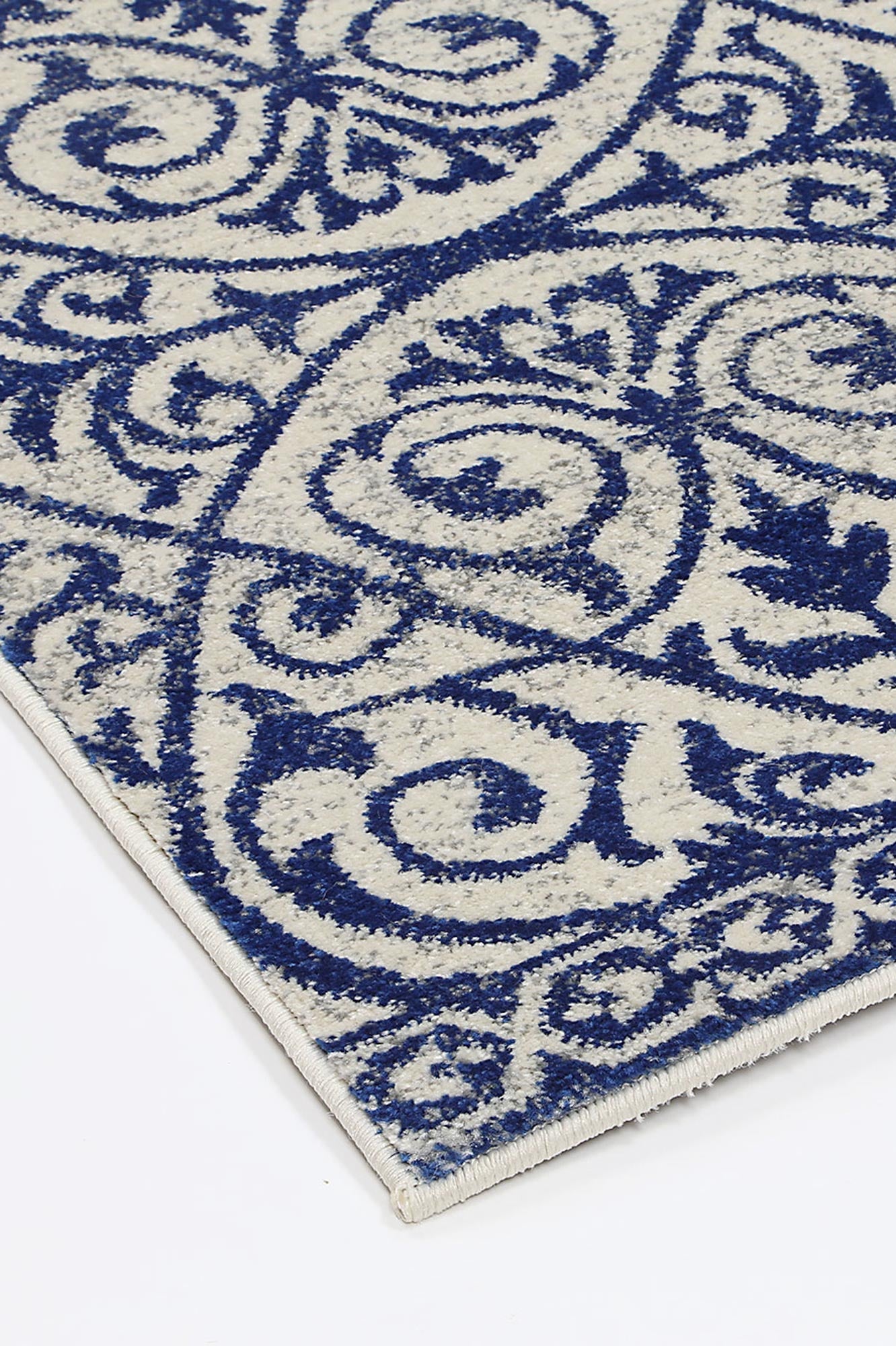 delicate-katherine-blue-ivory-rug 160x230 - Cosy Abode