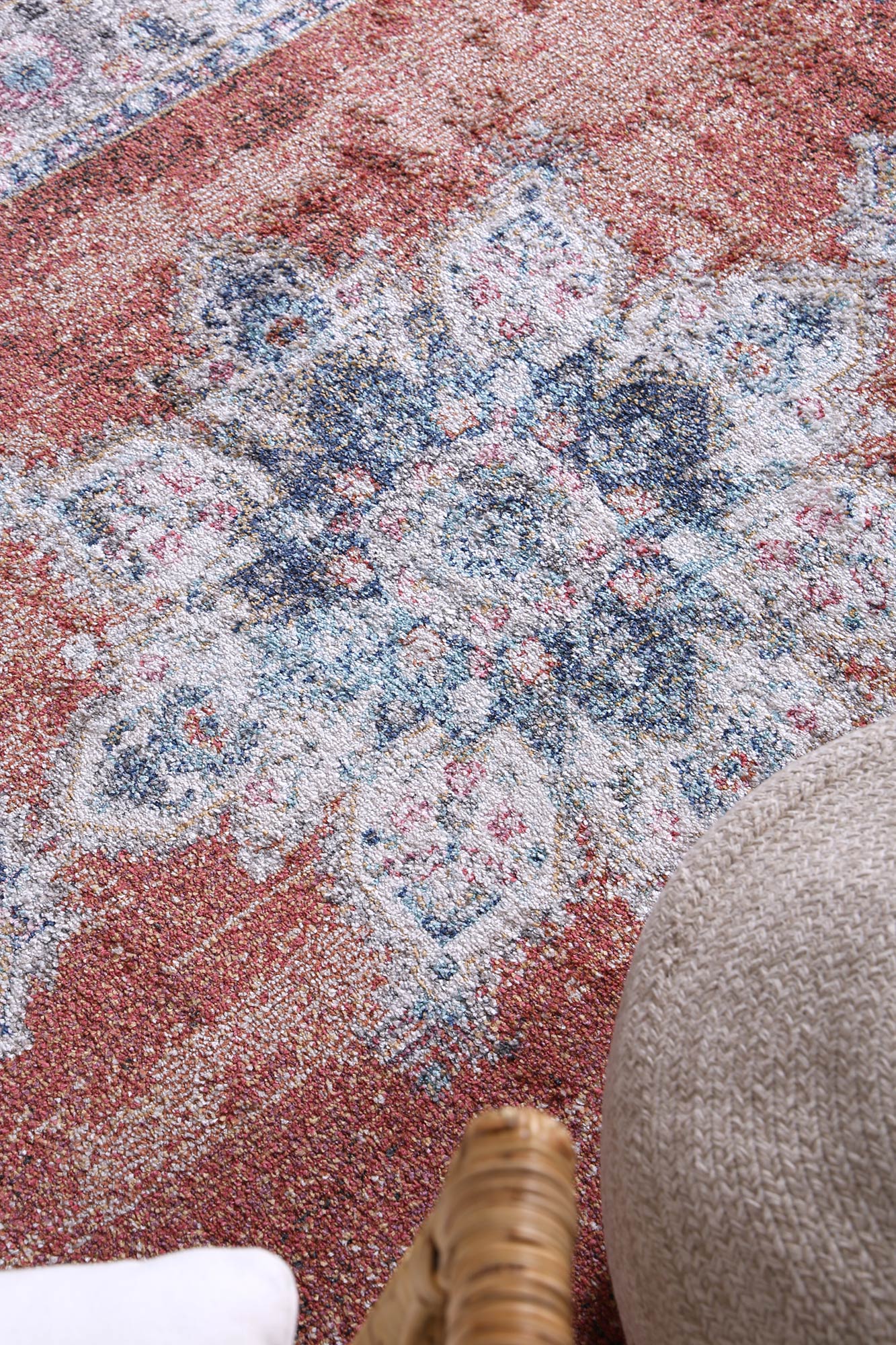 brentwood-transitional-rust-rug 160x230 - Cosy Abode