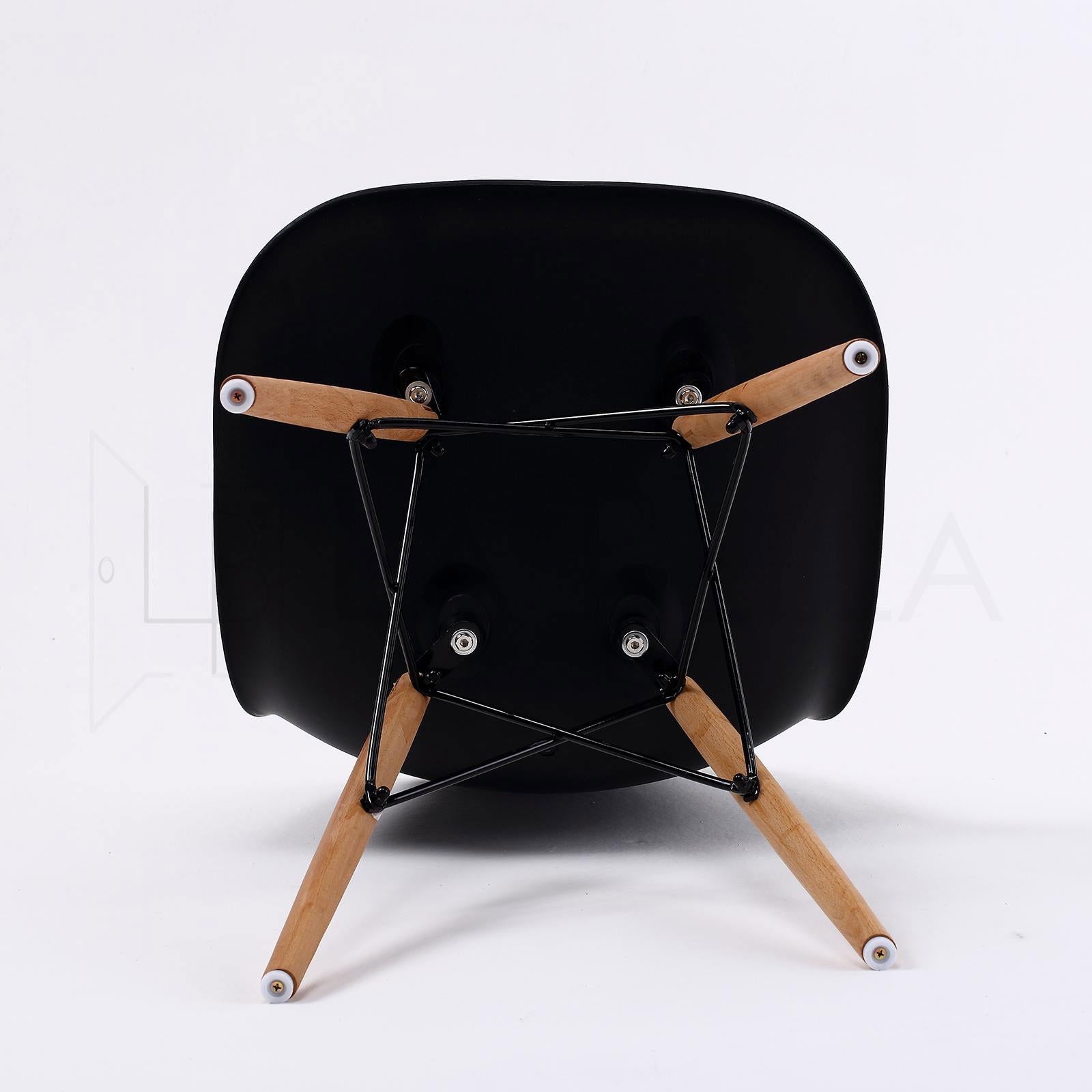 4X Retro Dining Cafe Chair DSW BLACK - Cosy Abode