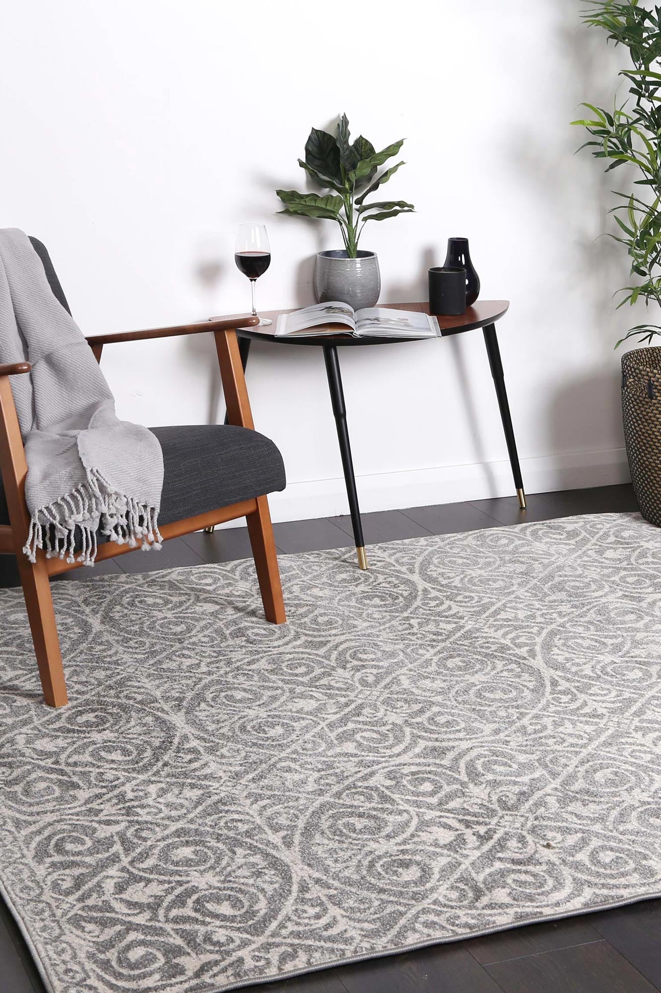 delicate-katherine-grey-ivory-rug 160x230 - Cosy Abode