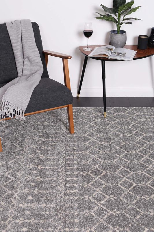 delicate-cassiday-grey-ivory-rug 200x290 - Cosy Abode