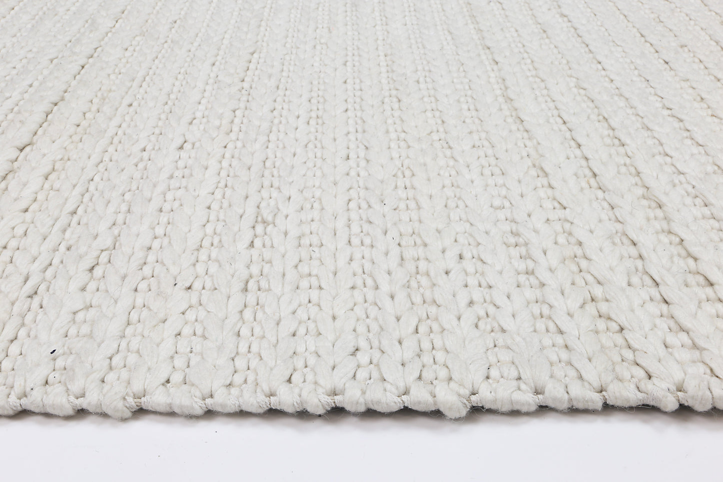 Harlow Cue White Wool Blend Rug 160x230 - Cosy Abode