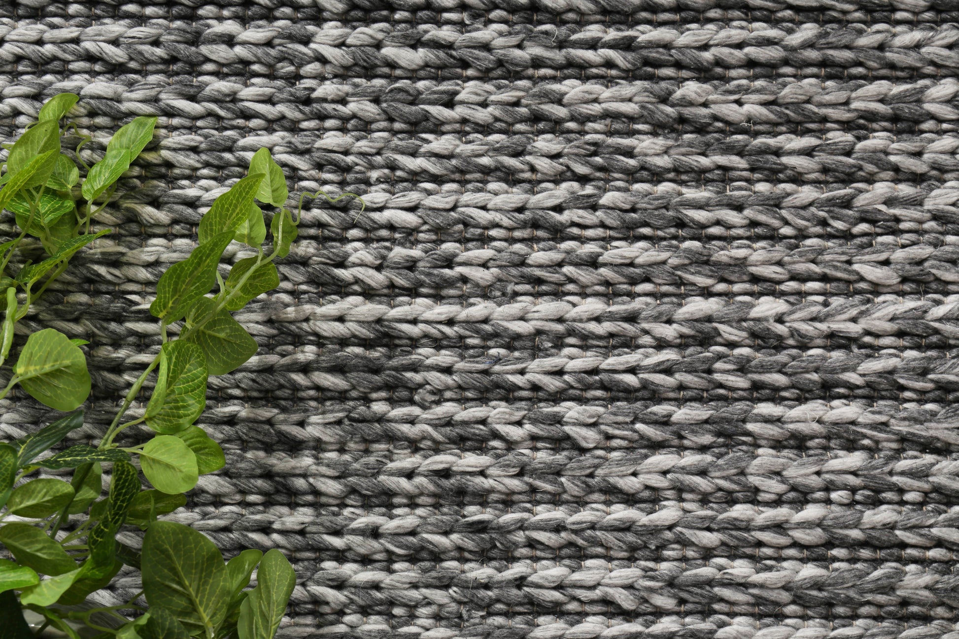 Harlow Cue Charcoal Wool Blend Rug 200x290 - Cosy Abode